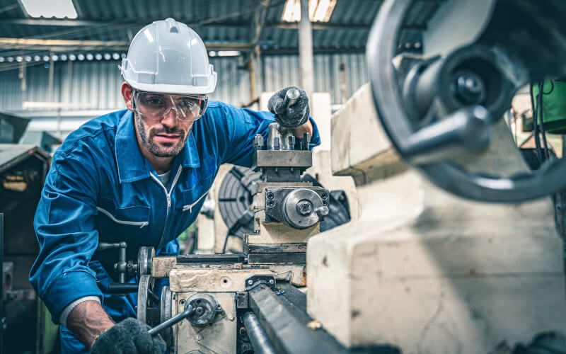 Mini Torna Makinesinde İşlenen Parçalarda Ölçü Kaçıklığı: 5 Temel Neden ve Usta Çözümleri